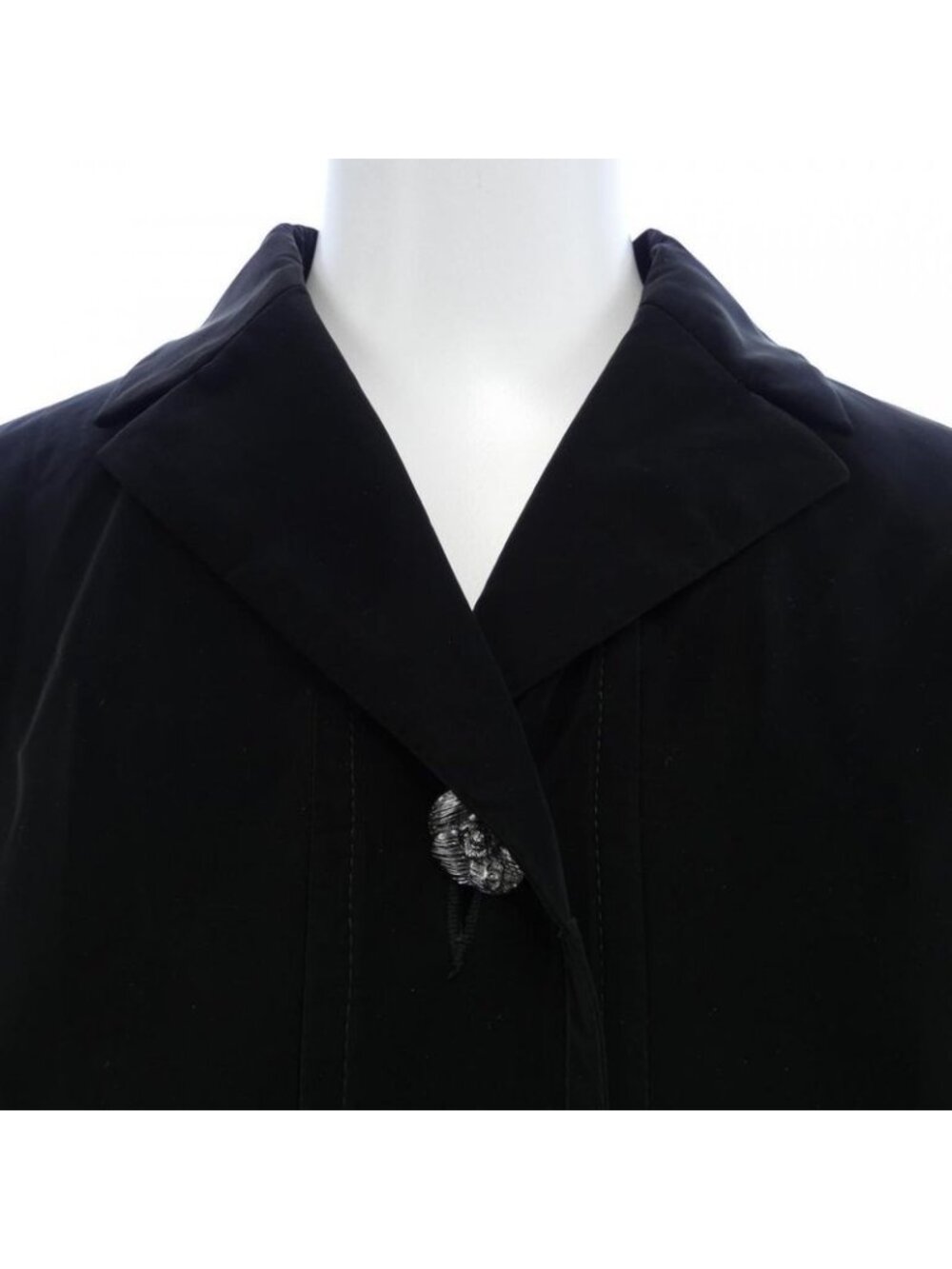 Chanel Cape - Picture 7 of 8